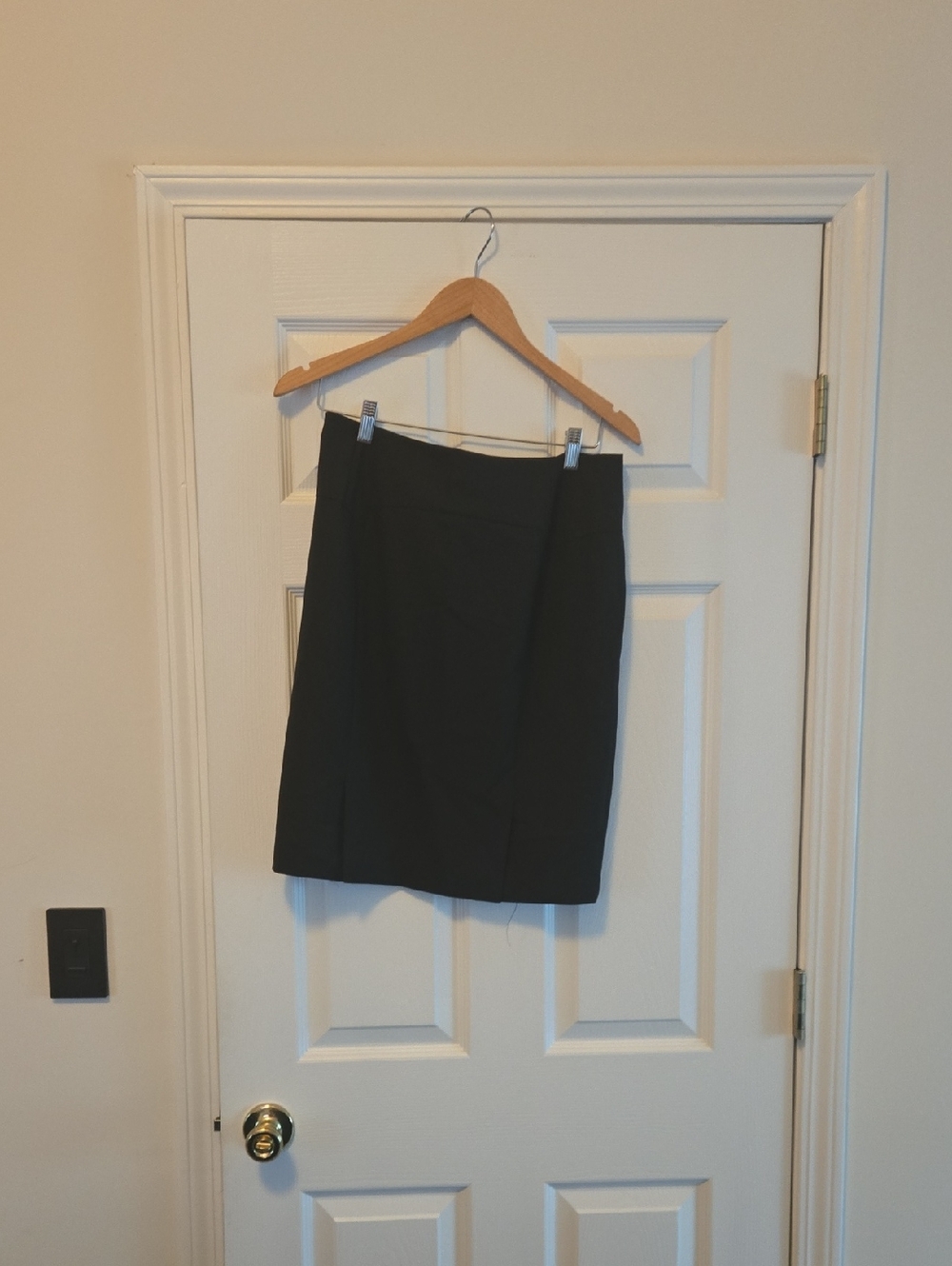 The Limited Black Straight Pencil Skirt